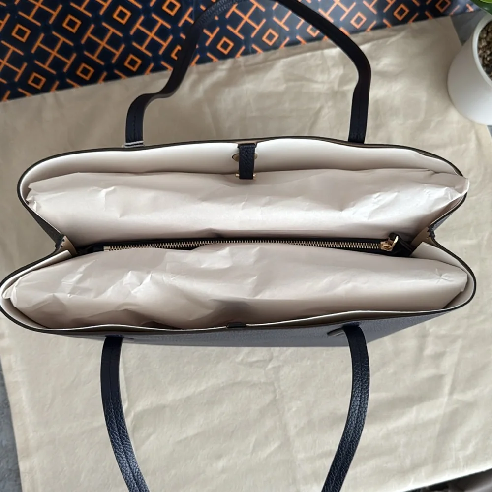 NWT ,Tory Burch Blake center zip Navy Blue with gold hardware Tote Bag - Picture 6 of 16